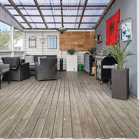 Grey For 2 People With Private Entrance *