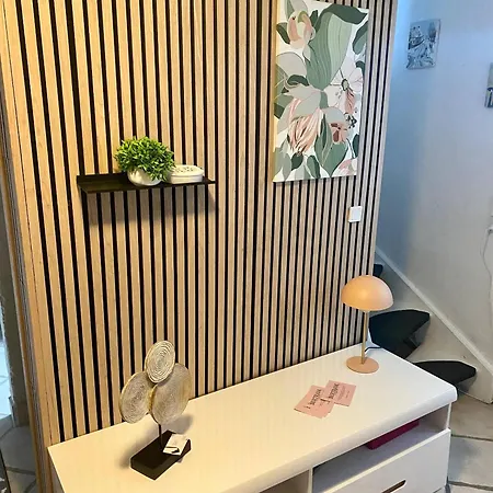 Grey For 2 People With Private Entrance * Grenå